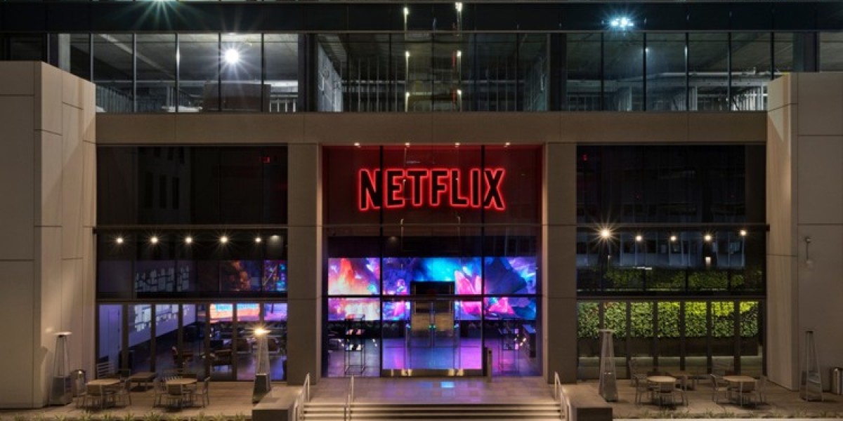 Netflix CFO David Wells Steps Down After 14 Years