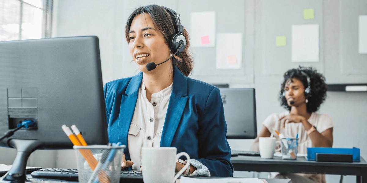 Bilingual Dental Front Desk Support: Serving Diverse Patient Populations